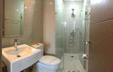 Studio Condo Across Airport (Two Palmtree Villas)