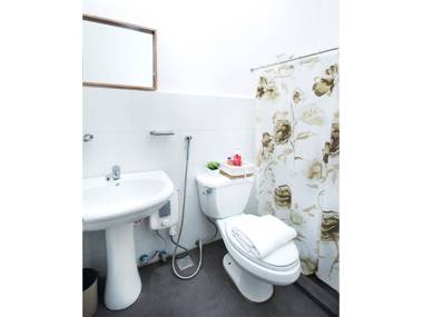 [12 Private Room] Poblacion Makati House