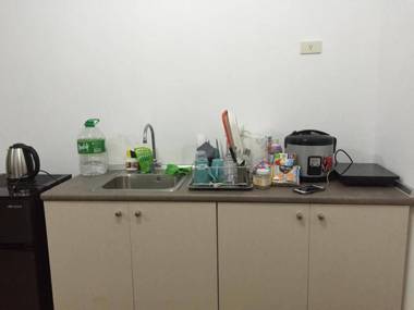 Cheap Condo Stay (Read Description Before Booking)