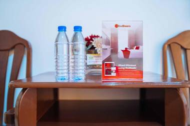 RedDoorz @ Bel Air Makati