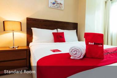 RedDoorz near Osmena Highway 1