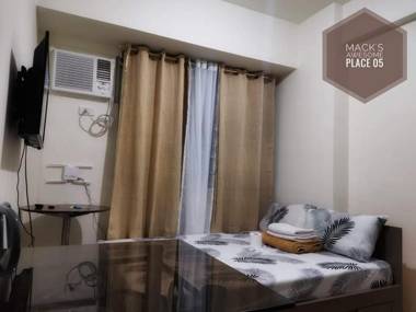 No.10 MACKS AWESOME PLACEHEATERNETFLIX25MBPWIFI