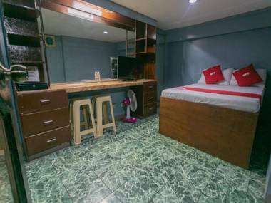 OYO 722 Slouch Hat Inn