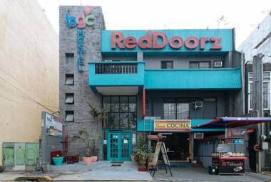 RedDoorz Plus @ Danlig Street Makati