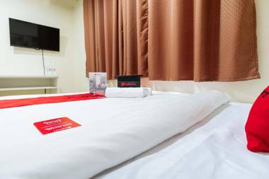 RedDoorz @ University Belt Manila