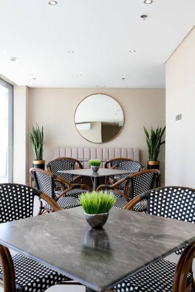 Privato Makati - Multiple Use Hotel