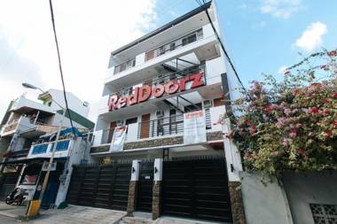 RedDoorz @ DBuilders Bangkal Makati