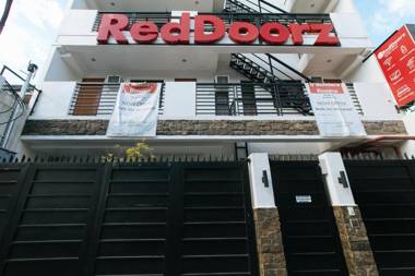 RedDoorz @ DBuilders Bangkal Makati