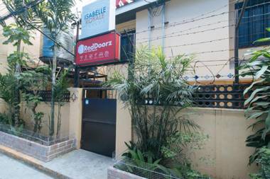 RedDoorz near PNR Espana Station