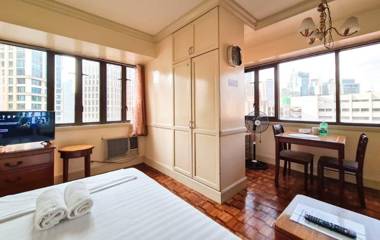 Chic Greenbelt Studio (Netflix & 25 mbps WiFi)