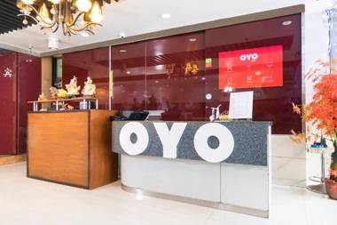 Vaccinated Staff - OYO 416 Lucky Hotel