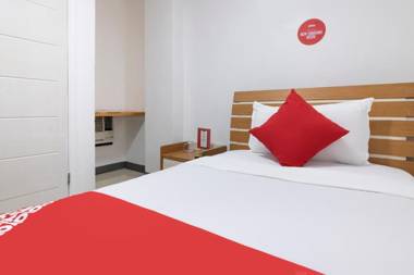 Vaccinated Staff - OYO 416 Lucky Hotel