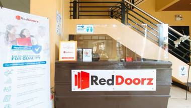 RedDoorz at Arzo Hotel Grand Lodge