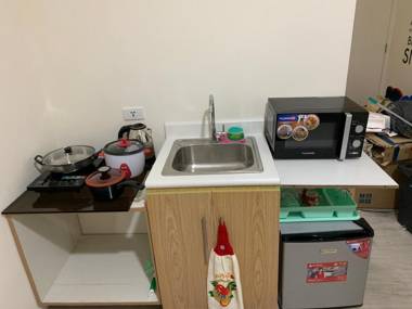 N A COSEPE PLACE -URBAN DECA EDSA- WITH NETFLIX