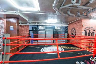 OYO 518 MyTown Amsterdam - Vaccinated Staff