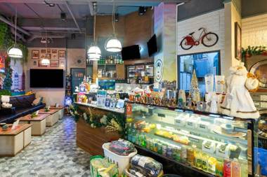 OYO 518 MyTown Amsterdam - Vaccinated Staff