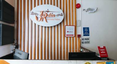 RedDoorz @ Jardin LRT Tayuman Manila