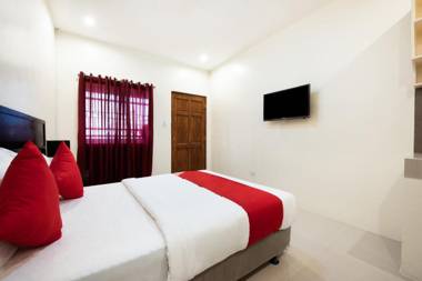 Vaccinated Staff - OYO 490 V-cat Apartelle