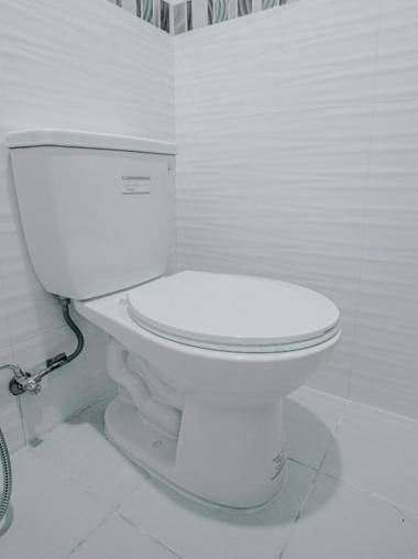 Vaccinated Staff - OYO 605 The Quarters