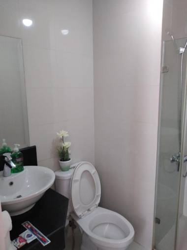 ONE PALM TREE VILLAS- KENZIE PLACE NAIA Terminal 3