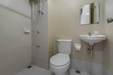 Vaccinated Staff - OYO 515 Finnex Hotel