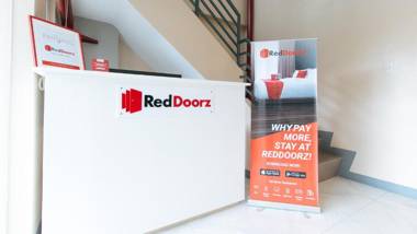 RedDoorz Plus @ Torre De Manuel Residences 1