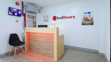 RedDoorz near Zobel Roxas St