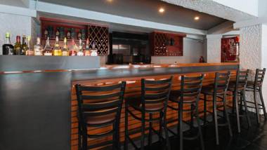 RedDoorz Premium at Arzo Hotel Manila - Vaccinated Staff