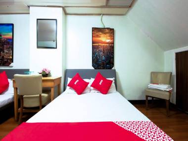 Vaccinated Staff - OYO 772 Remedios Apartment