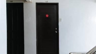 RedDoorz near Pasay Rotonda