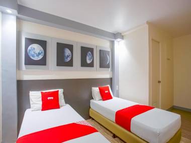 Vaccinated Staff - OYO 793 Dg Budget Hotel Salem