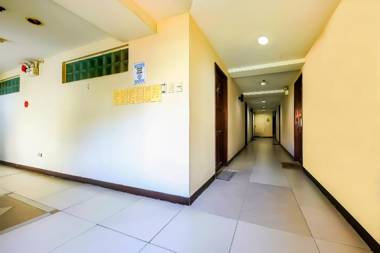 OYO 794 Regatta Residences