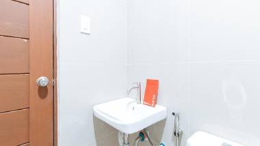 RedDoorz @ Carlvinchris Moonwalk Paranaque