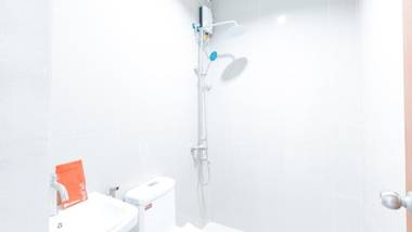 RedDoorz @ Carlvinchris Moonwalk Paranaque