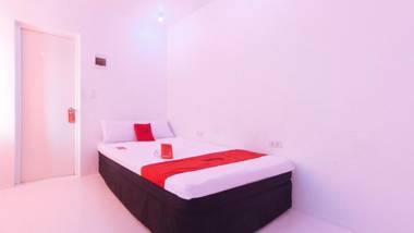 RedDoorz @ Jolly Orange Paranaque