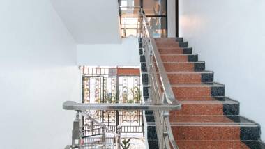 RedDoorz near LRT 2 Antipolo Station - Vaccinated Staff