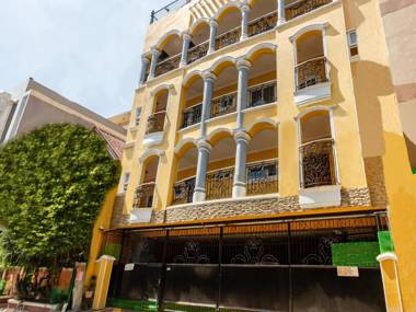 Vaccinated Staff - OYO 831 Casa Maria