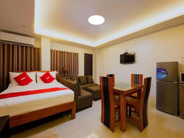 Vaccinated Staff - OYO 848 Dona Aurora Condotel