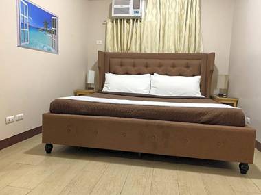 101 Newport Condo Across the Airport