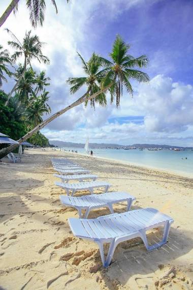 Grand Blue Beach Hotel