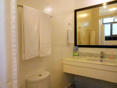 One Crescent Place Hotel