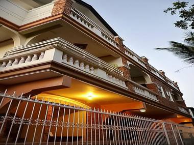 Casa D' Estrella Apartelle Vaccinated Staff