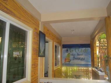 RedDoorz @ La Oviedo Villas Boracay