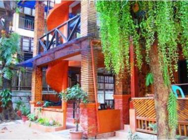 St. Vincent Cottages - Dee and Timmy Side