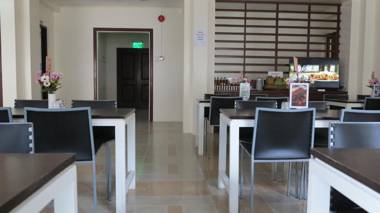 Alice in Wonderland Beach Hotel