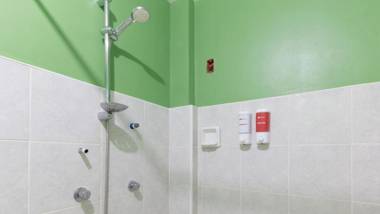 RedDoorz near Mariners Legazpi