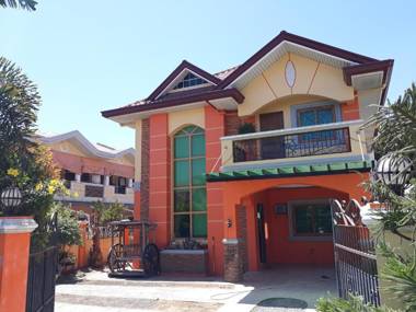 The Orange House - Vigan Villa