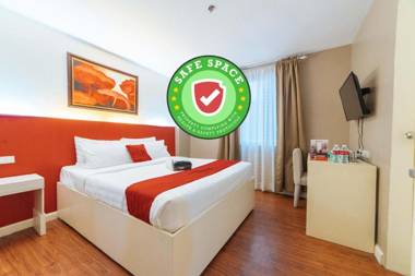 RedDoorz Plus near Gaisano Mall Kalibo - Vaccinated Staff