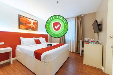 RedDoorz Plus near Gaisano Mall Kalibo - Vaccinated Staff