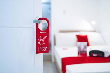 RedDoorz Plus @ Yeesort Ledesco Village Lapaz Iloilo City